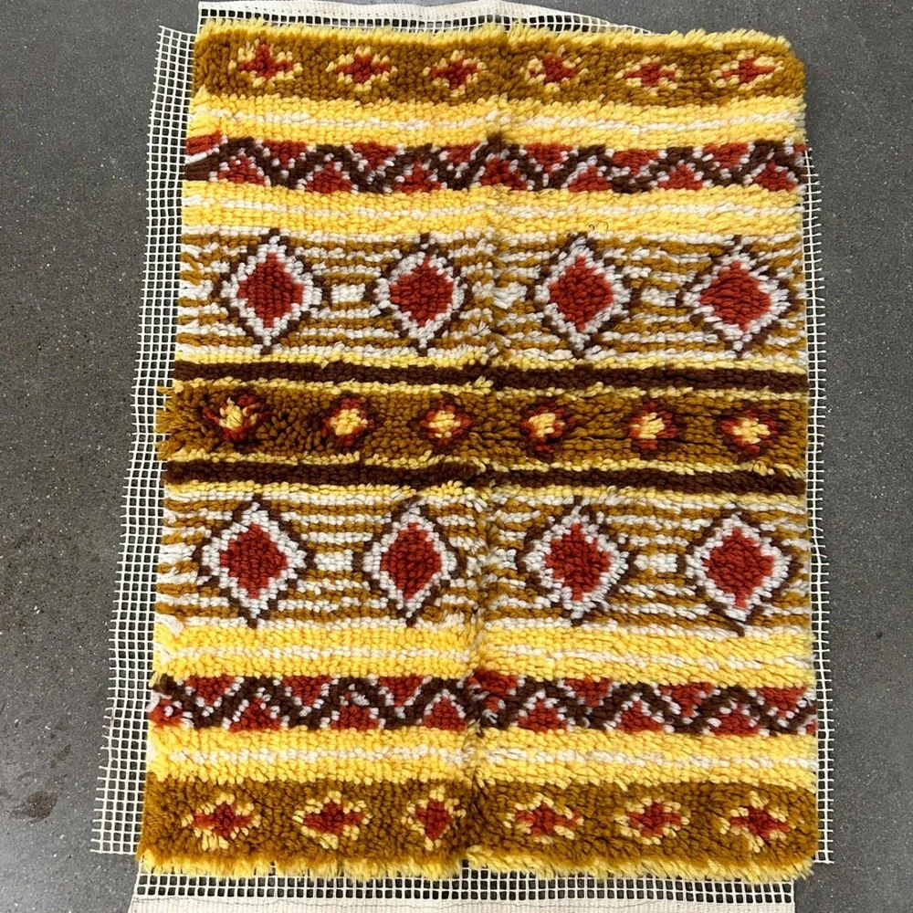 Vintage Yarn Art Tapestry Rug Western South West Stripes Bath Rug